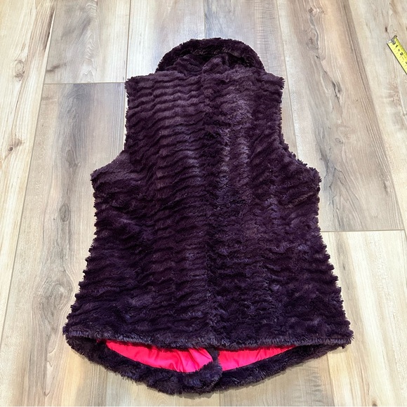 Patagonia Pelage Fleece Faux Fur Asymmetrical Vest Deep Purple Small - Picture 8 of 8